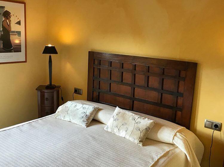 בית מלון כפרי Villaro Del Bosc