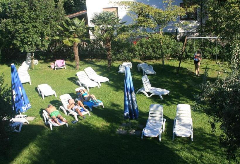 Residence Miralago Rooms & Apartments