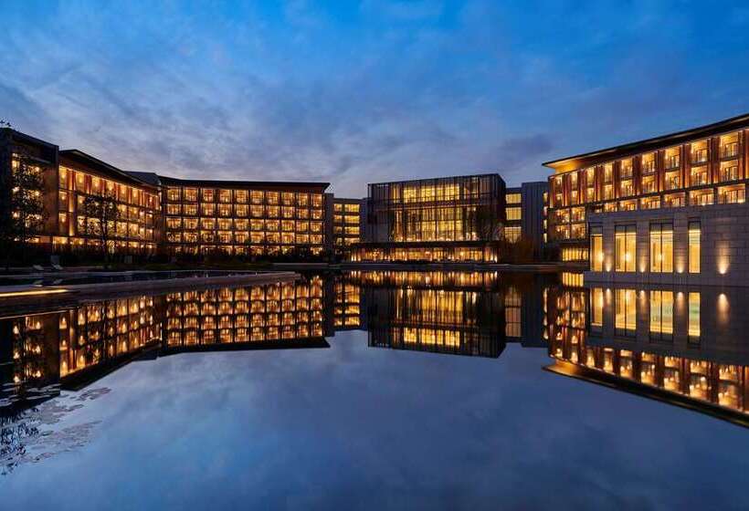 ホテル Hilton Shanghai Fengxian