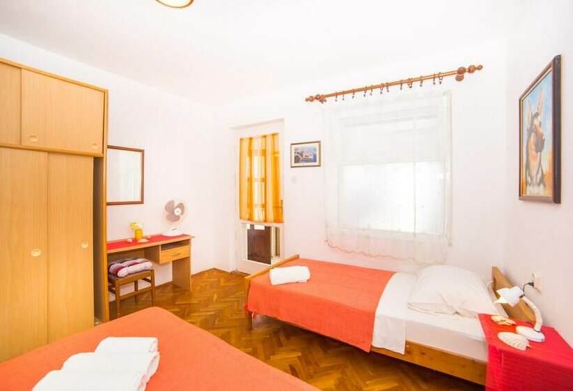 بنسيون Apartments Bratus