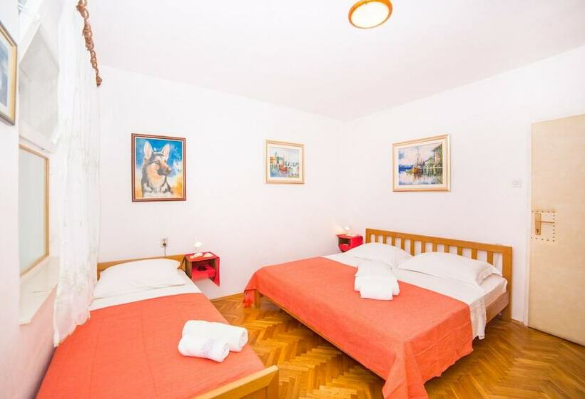 بنسيون Apartments Bratus