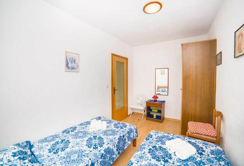 بنسيون Apartments Bratus