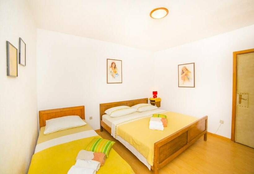 بنسيون Apartments Bratus