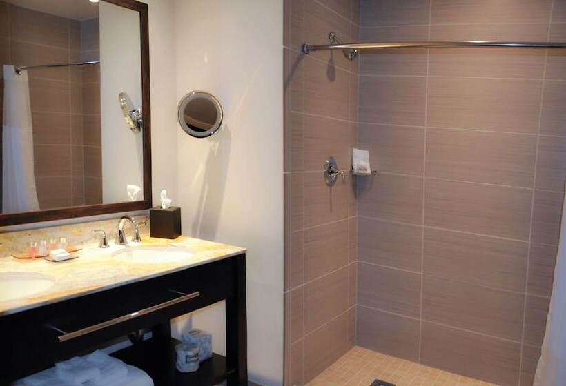 فندق Legends Casino