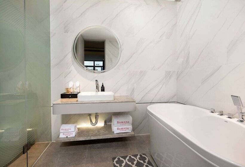 فندق Ramada By Wyndham Xi'an Chanba