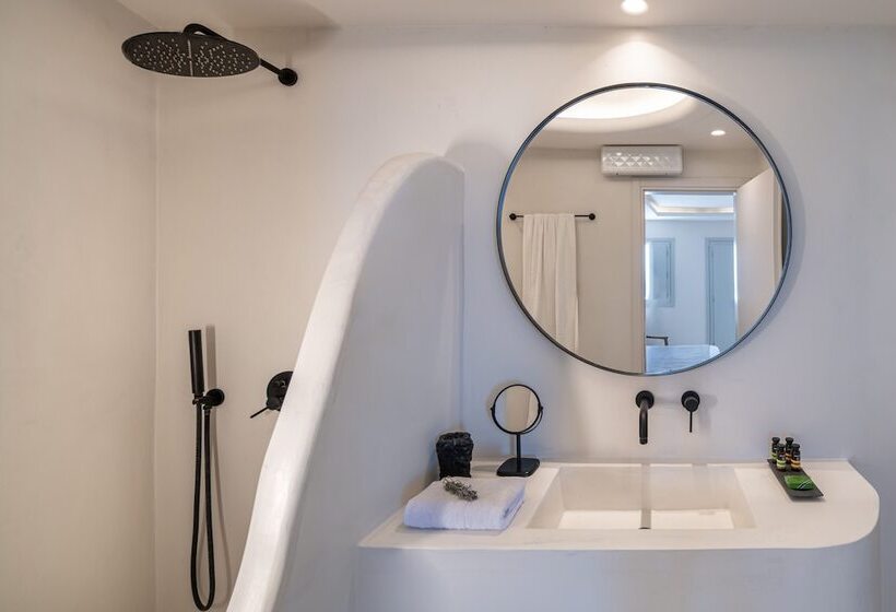 هتل Akra Suites & Spa