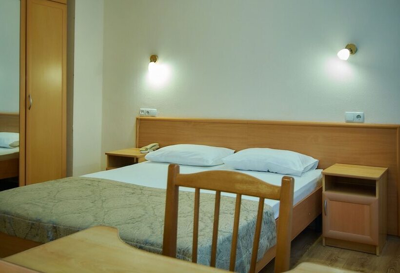 هتل Sanatoriy Rodnik