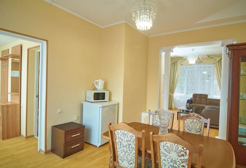 هتل Sanatoriy Rodnik