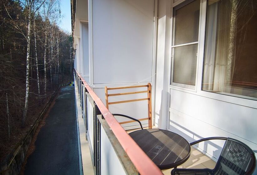 هتل Sanatoriy Rodnik