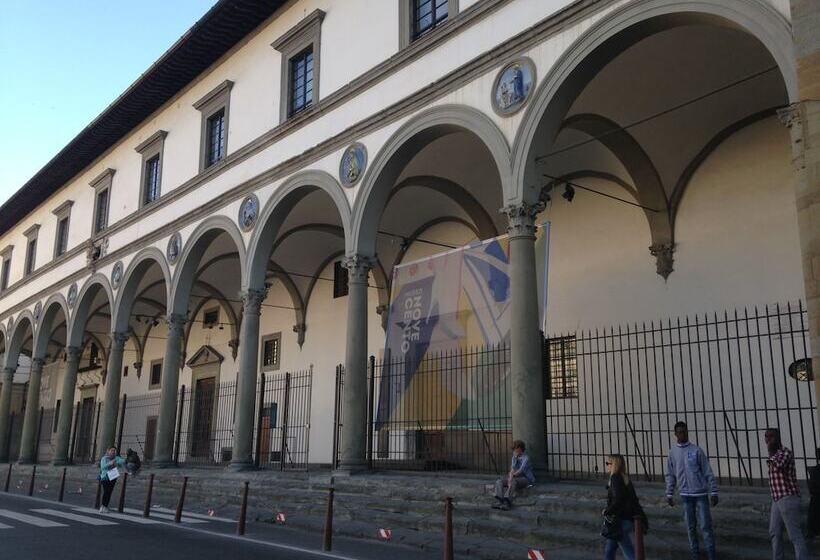 تختخواب و صبحانه Tourist House