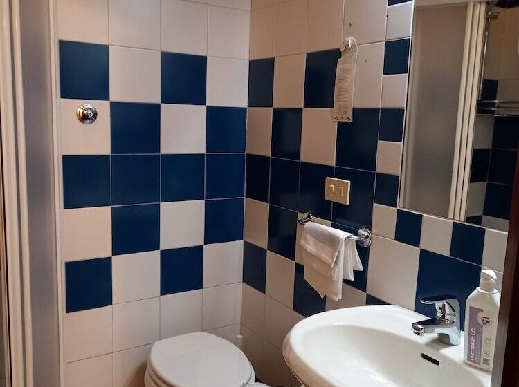 تختخواب و صبحانه Tourist House