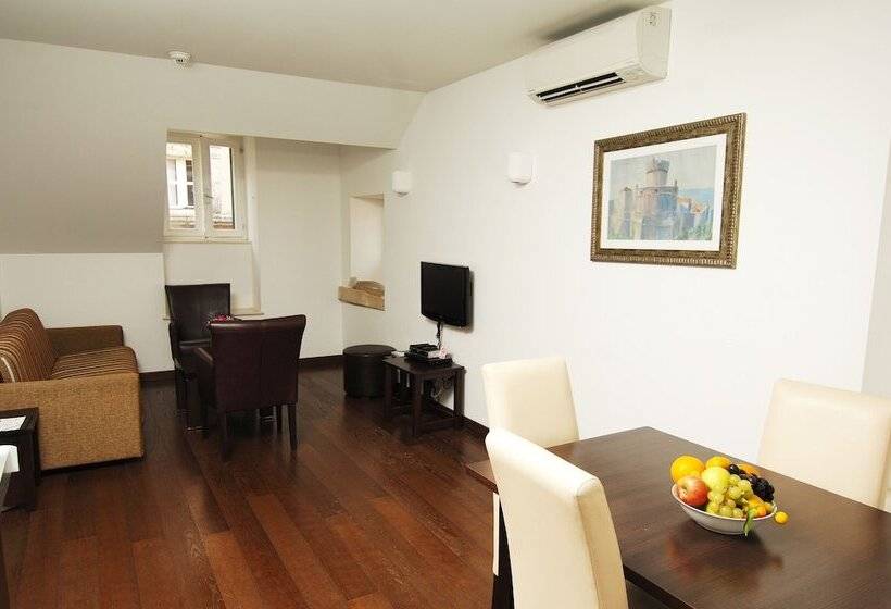 Celenga Apartments With Free Offsite Parking