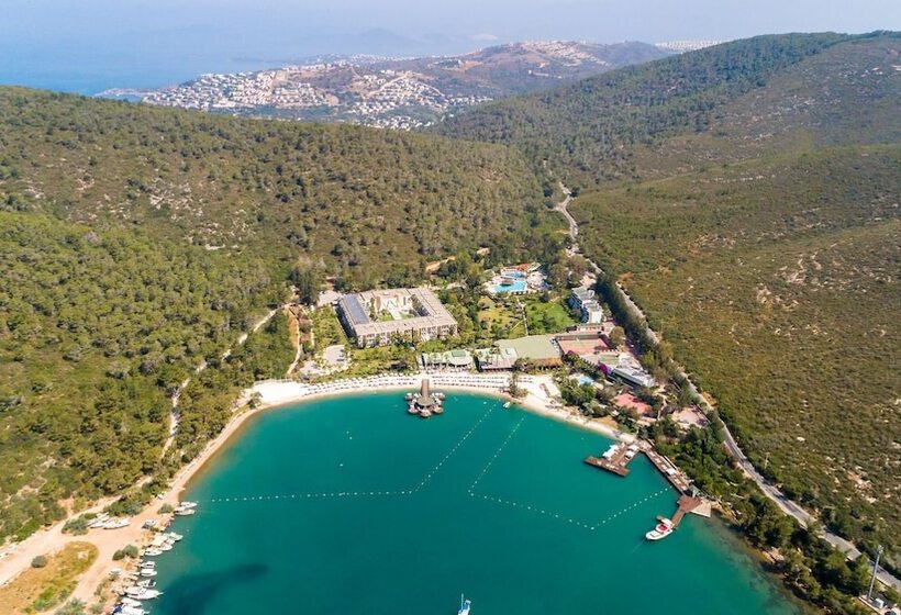 Green Bay Resort & Spa