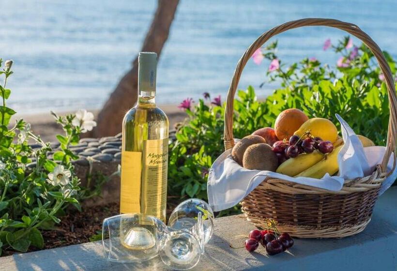 Delfinia Hotel & Bungalows