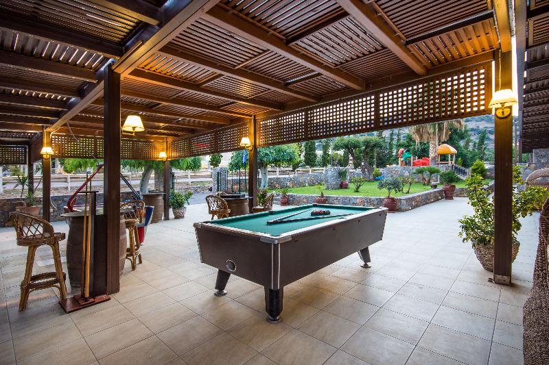 Dias Luxury Studios & Apartments