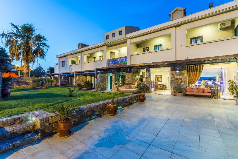 Dias Luxury Studios & Apartments