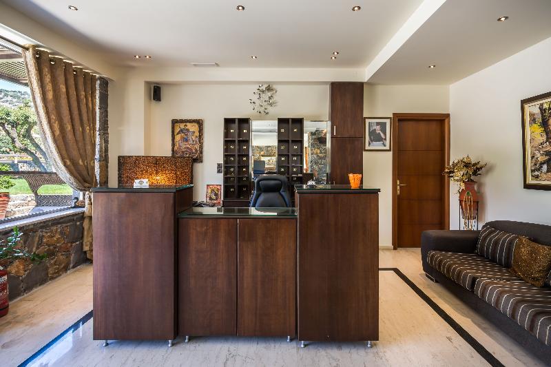 Dias Luxury Studios & Apartments