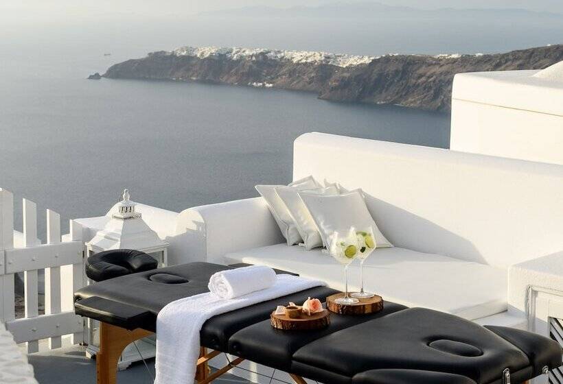 فندق Above Blue Suites