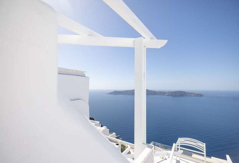 فندق Above Blue Suites