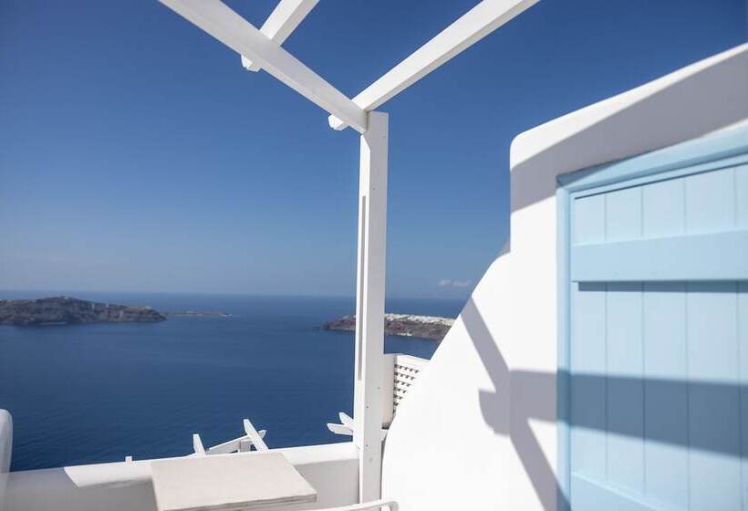 فندق Above Blue Suites