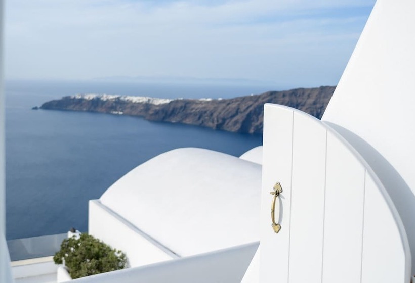 فندق Above Blue Suites