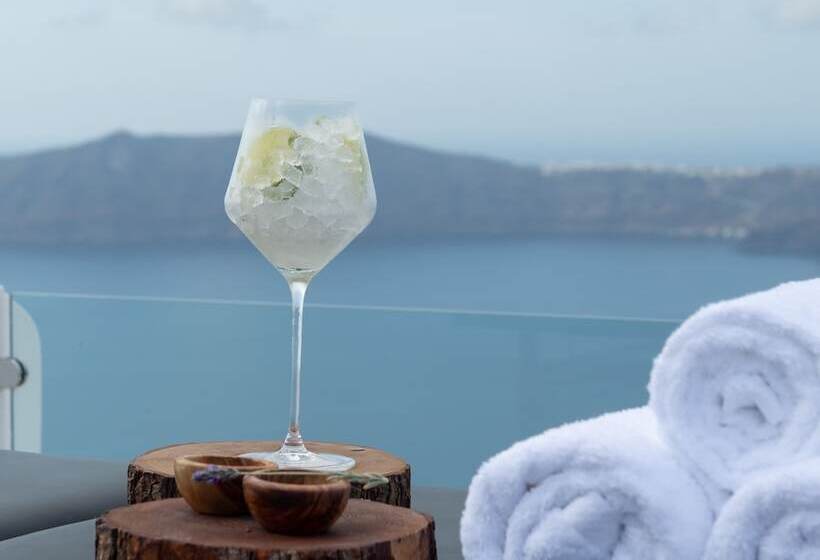 فندق Above Blue Suites