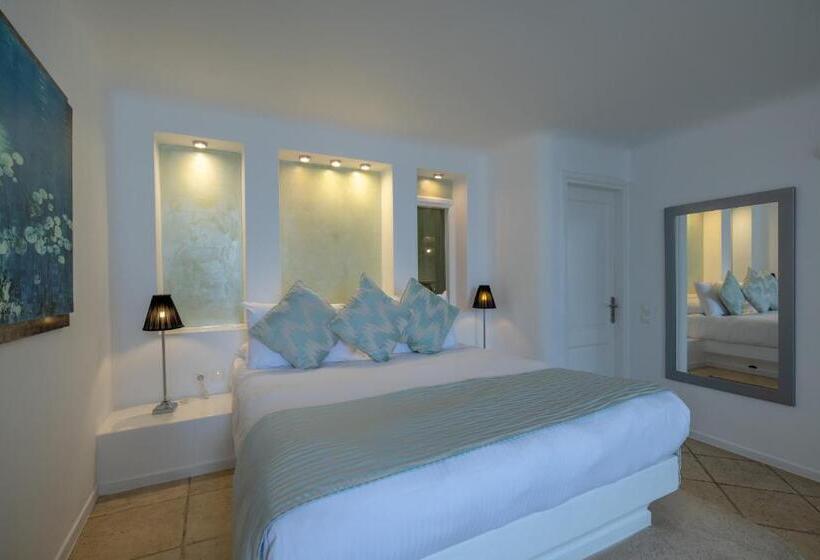 فندق Above Blue Suites