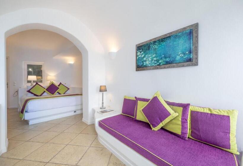 فندق Above Blue Suites