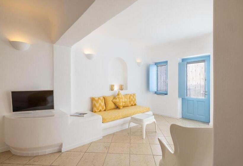 فندق Above Blue Suites