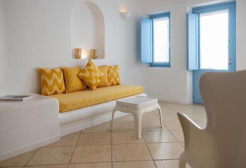 فندق Above Blue Suites