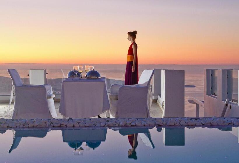 فندق Above Blue Suites