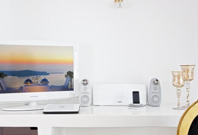 فندق Above Blue Suites