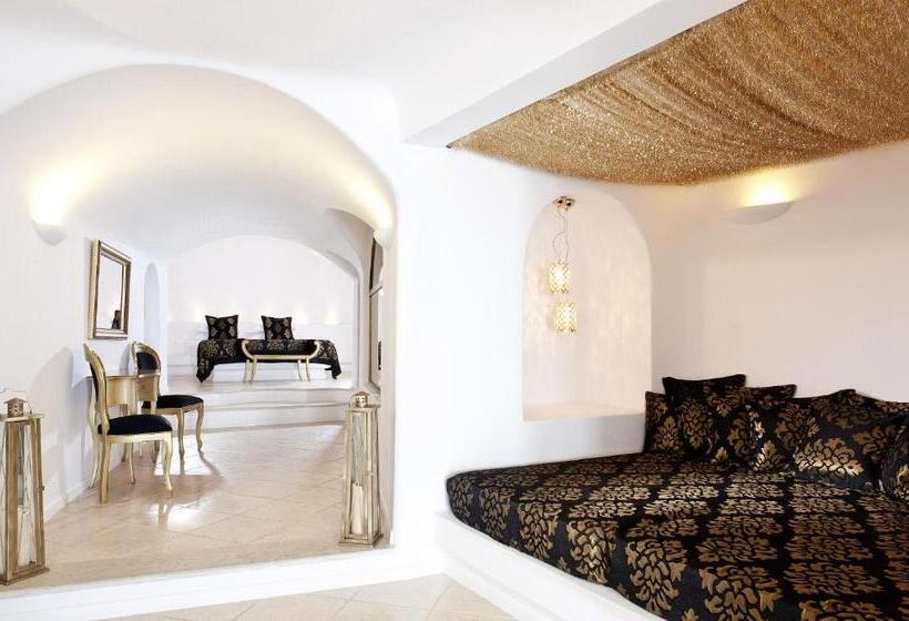 فندق Above Blue Suites