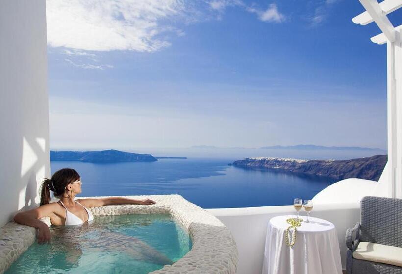 فندق Above Blue Suites