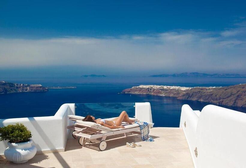 فندق Above Blue Suites