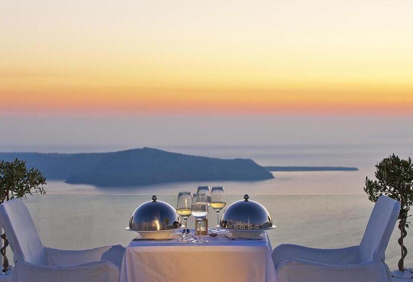 فندق Above Blue Suites