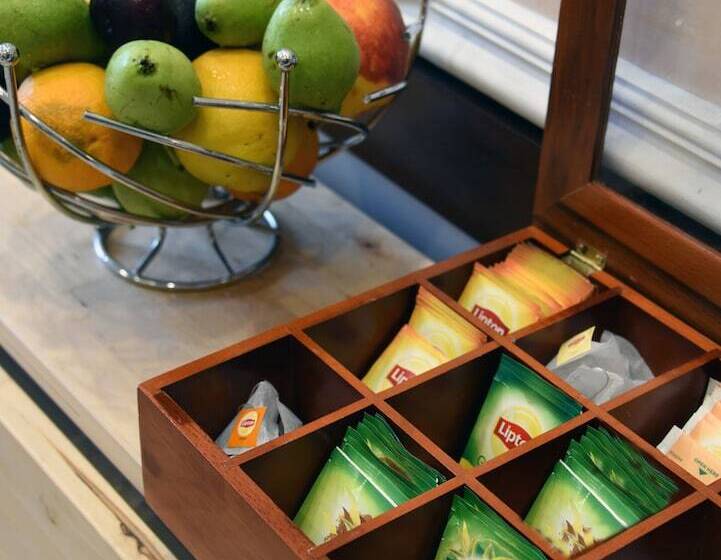 Отель Achillion