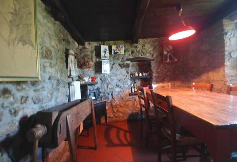 בית מלון כפרי Agriturismo Al Marnich