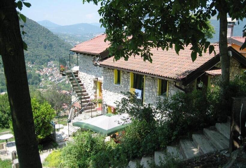 בית מלון כפרי Agriturismo Al Marnich