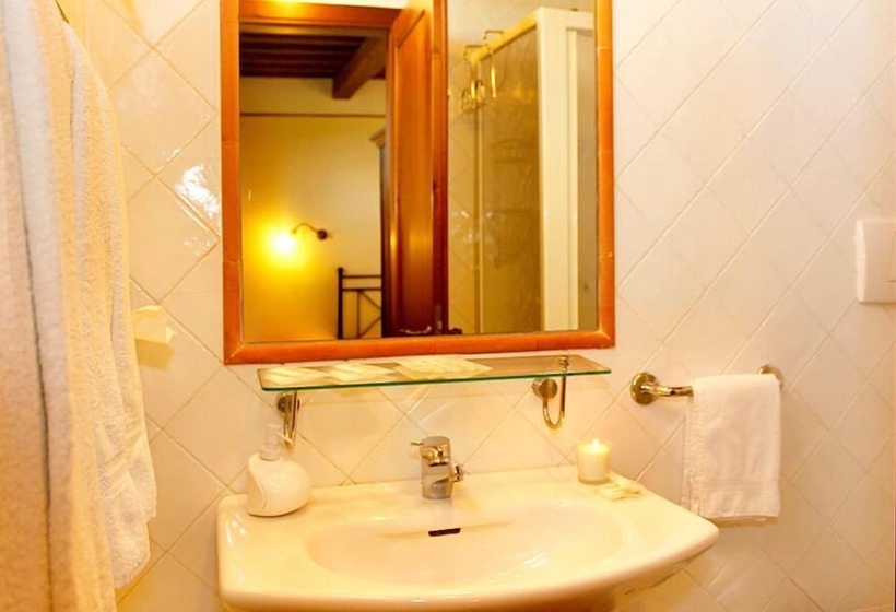 فندق Agriturismo Giuncola E Granaiolo