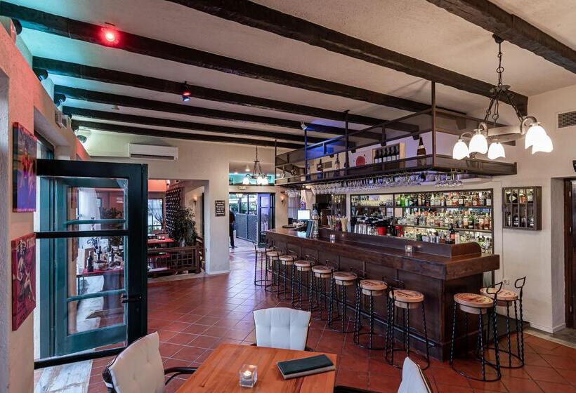 Отель Anissa Beach