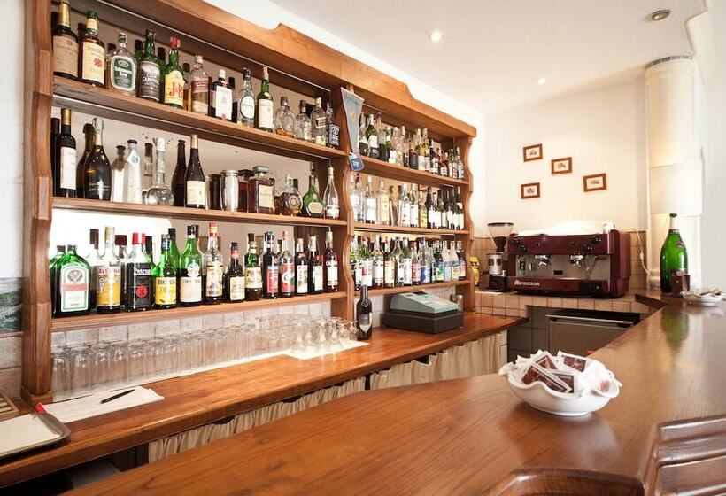 בית מלון כפרי Ape Regina