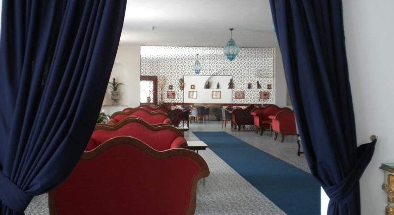 هتل Arathena Rocks