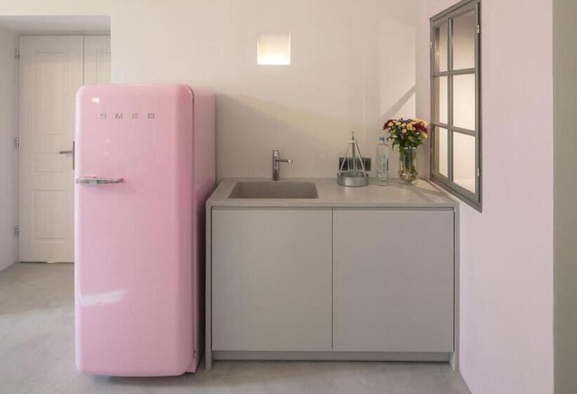 Отель Aria Suites & Villas