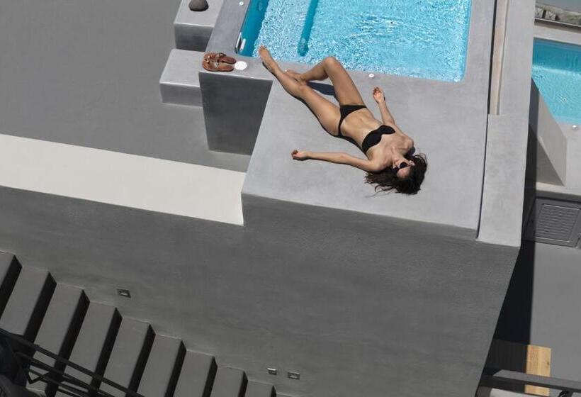 Отель Aria Suites & Villas