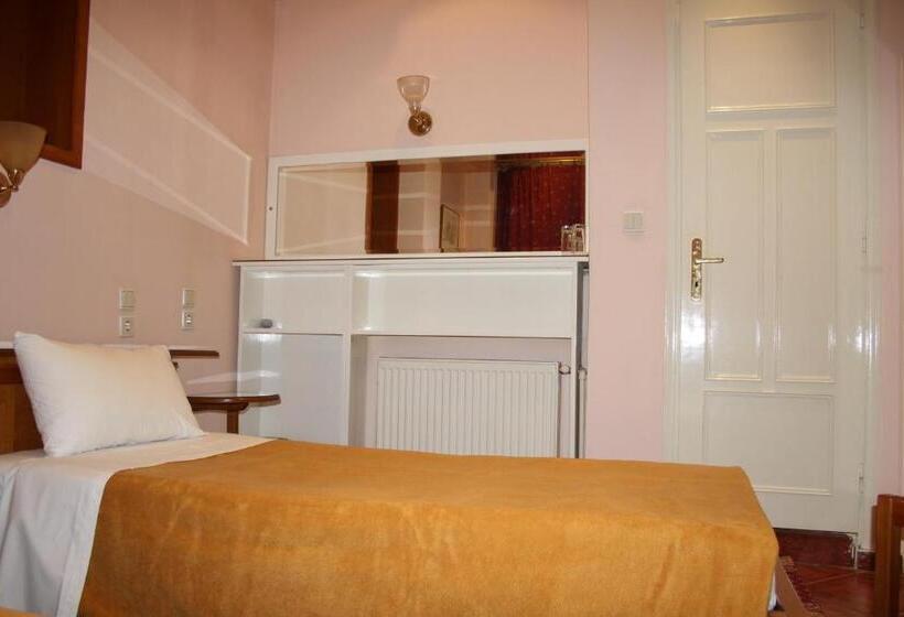 בית מלון כפרי Avra