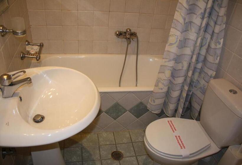 בית מלון כפרי Avra