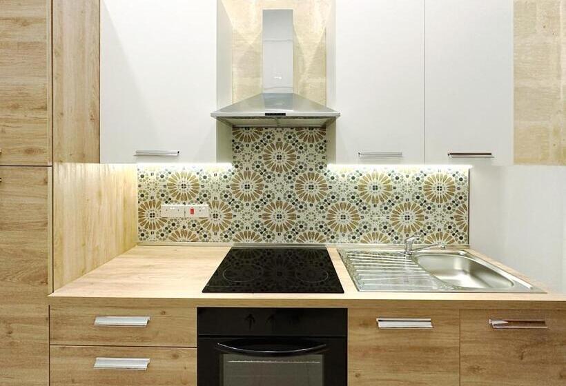 هتل Ax Palazzo Capua