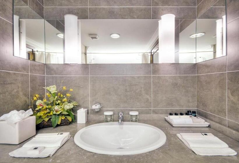 هتل Ax Palazzo Capua