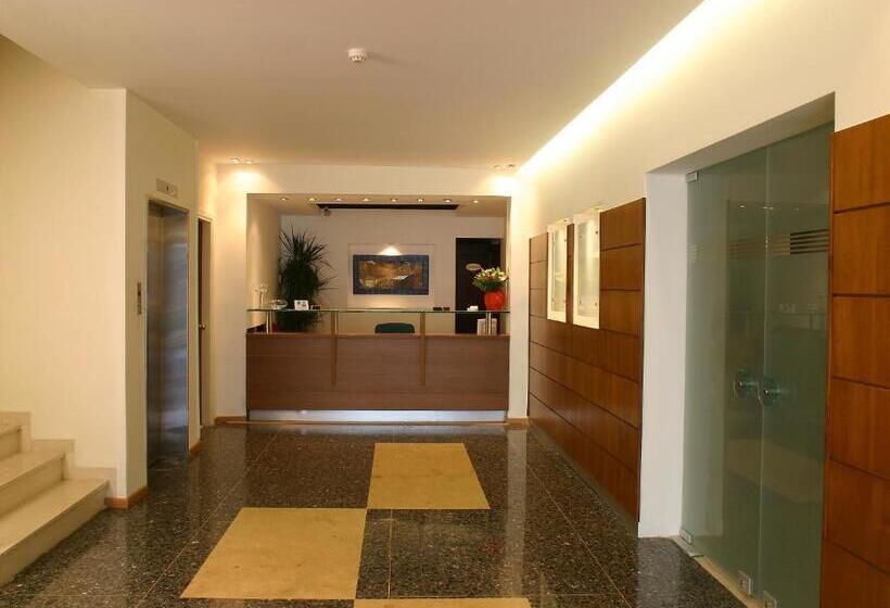 Blue Sea Hotel Alimos